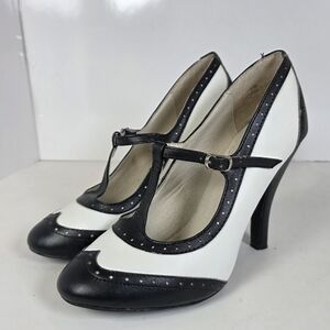 Dolce Mojo Moxy Black And White Draper Pump Heels